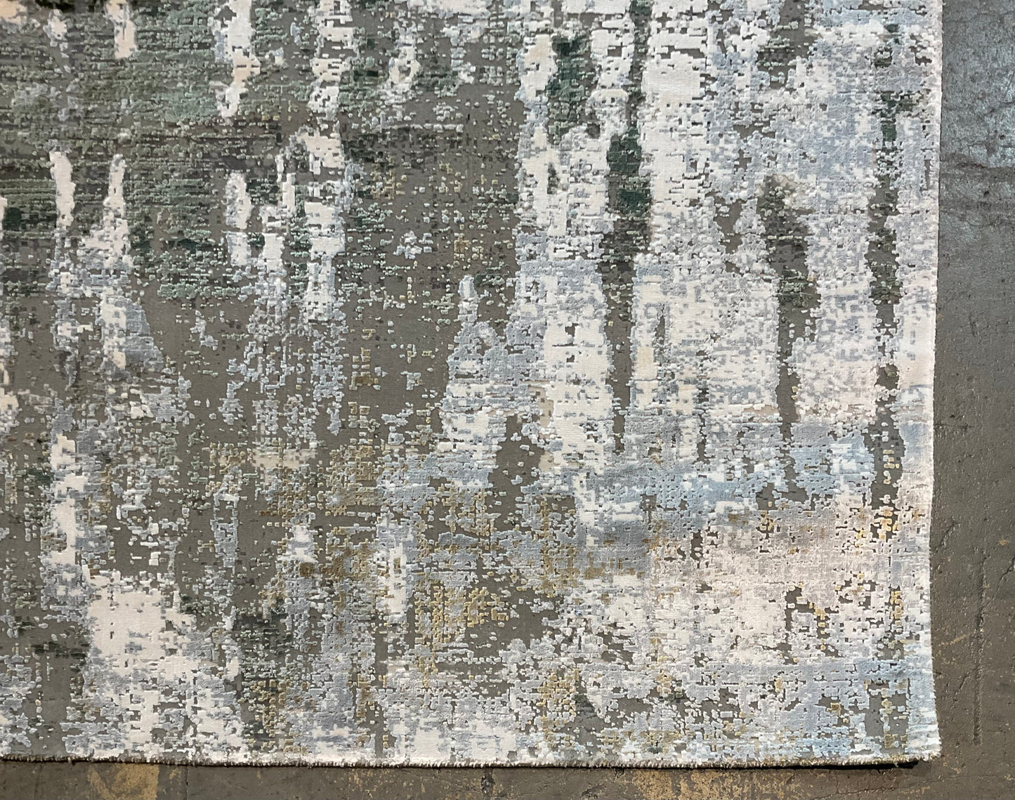 Contemporary rug style in updated shades of green and grey | NU-8083