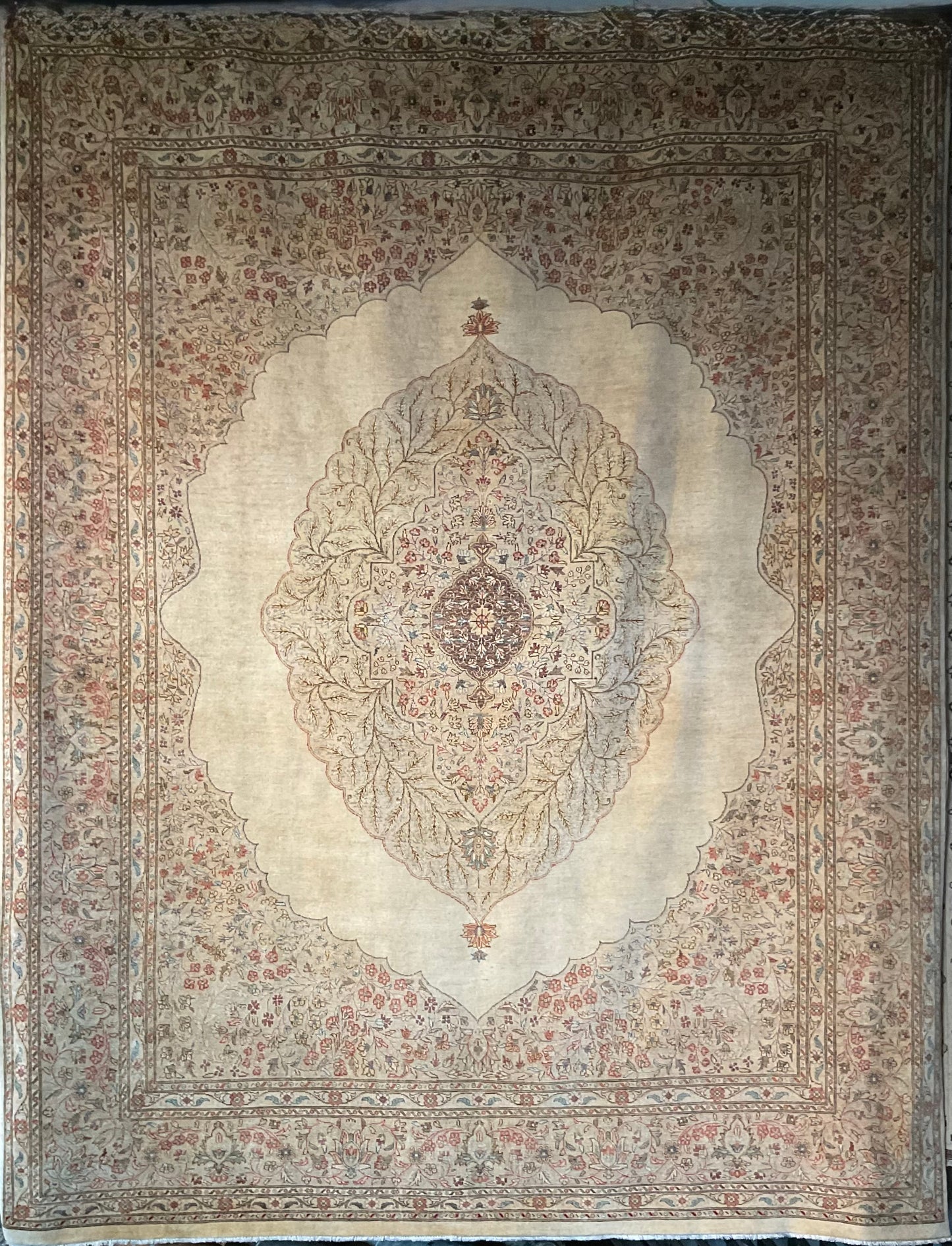 Tabriz rug features the renowned Haji Jalili design | NU-2570