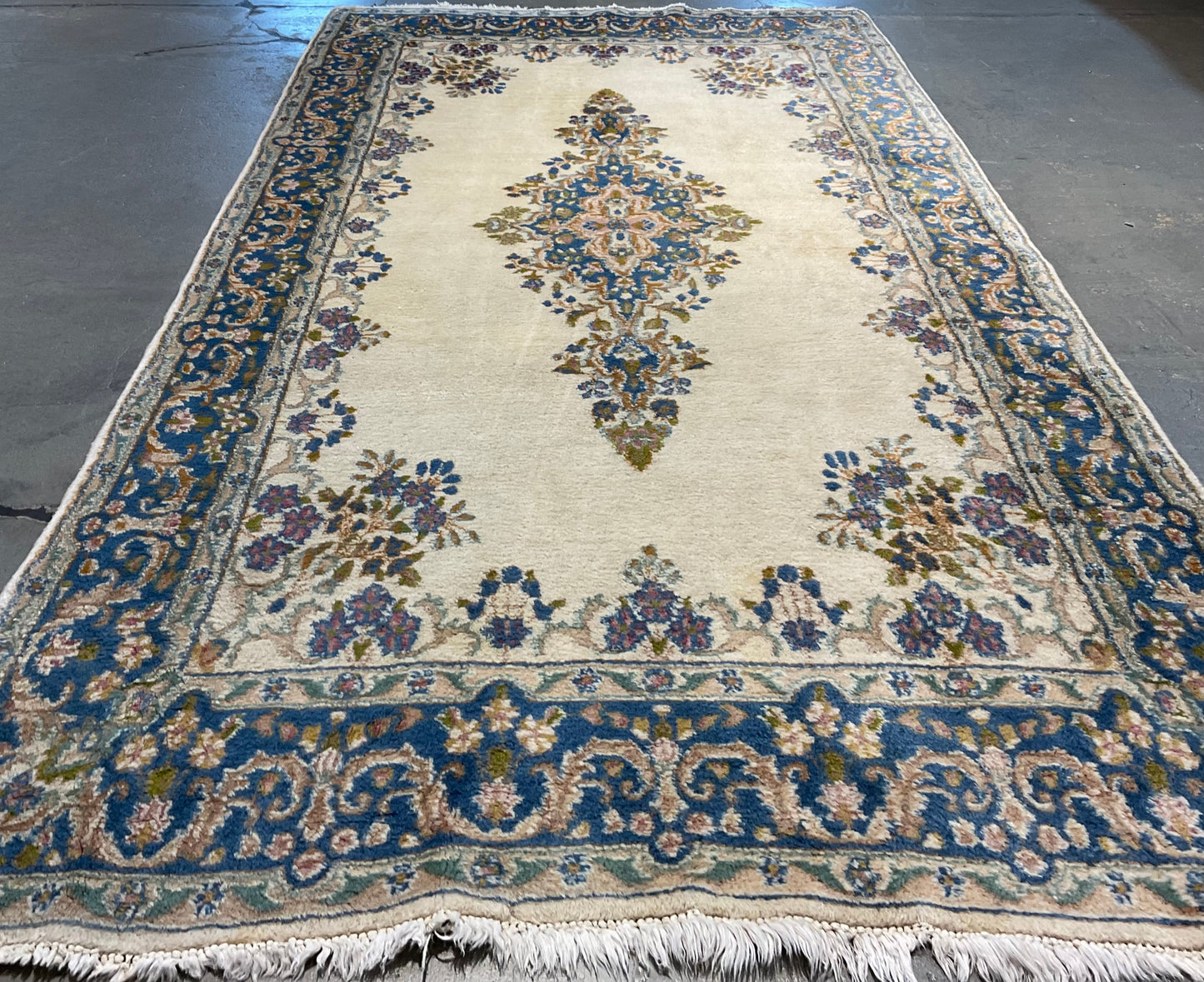 NU-5720 (Antique Persian Kerman)