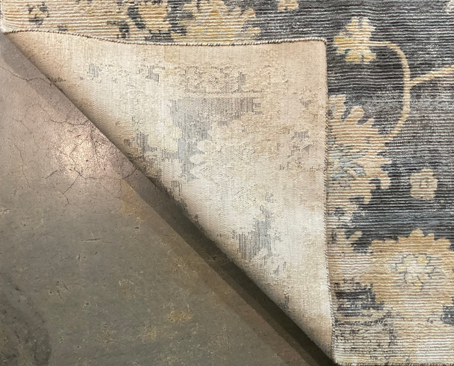 Updated Persian Style Machine-Made Wool Rug in Grey, Gold | NU-8096