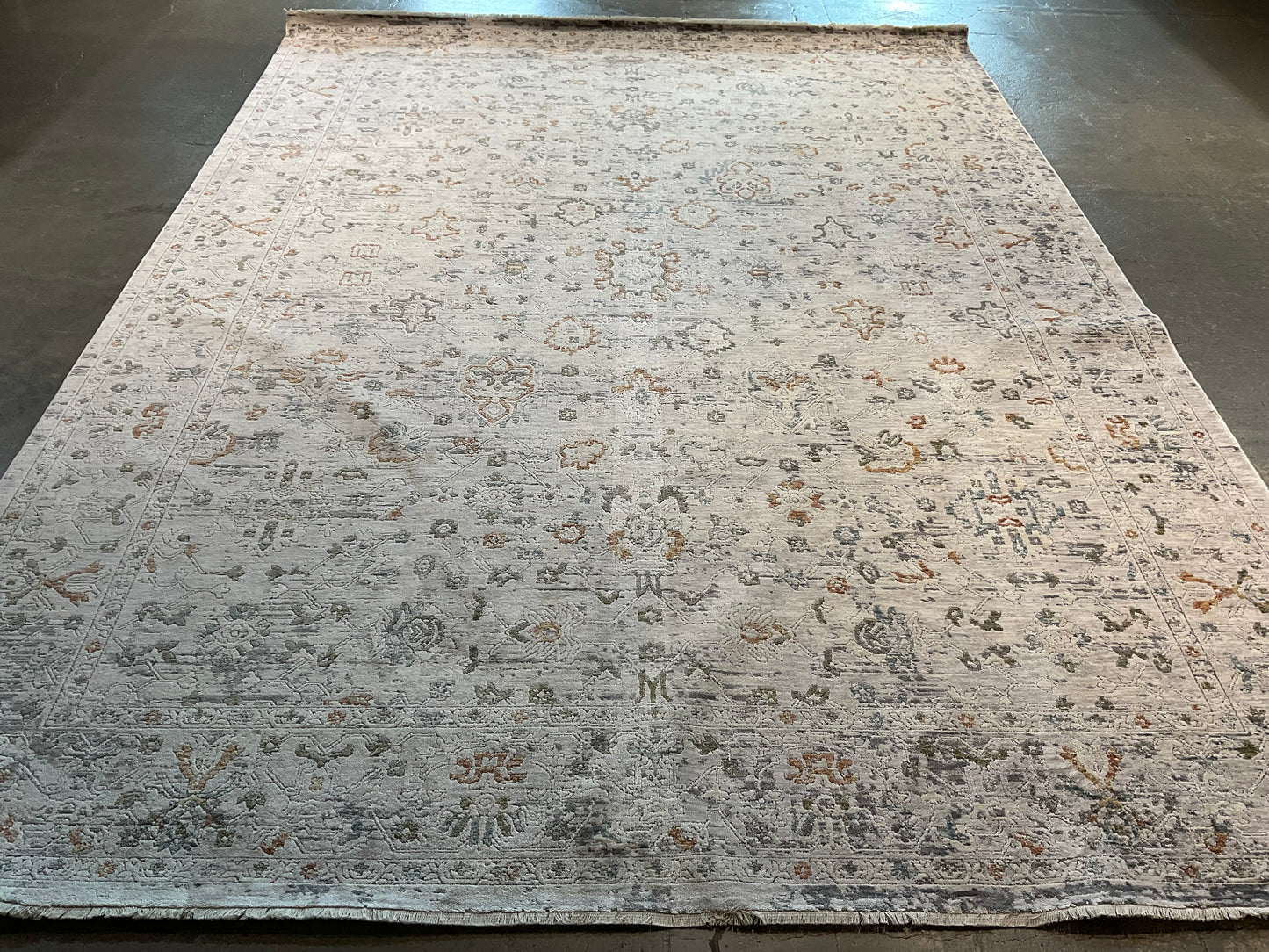 Crafted area rug with attention to comfort as well as style | NU-7777