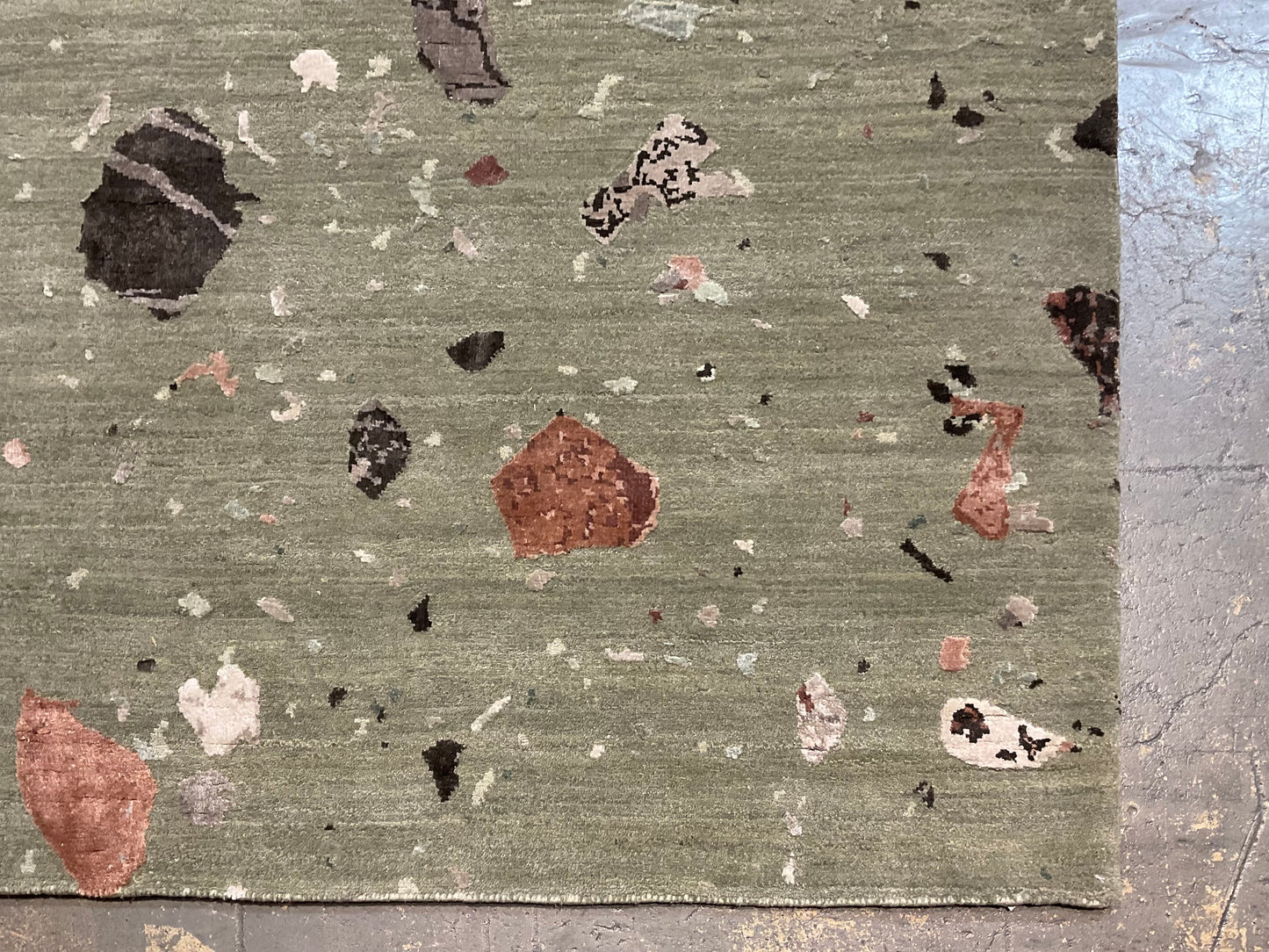 Soft feel and timeless design rug | NU-7741