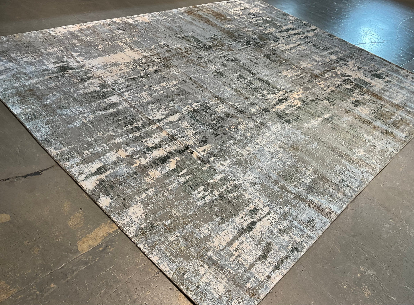 Contemporary rug style in updated shades of green and grey | NU-8083