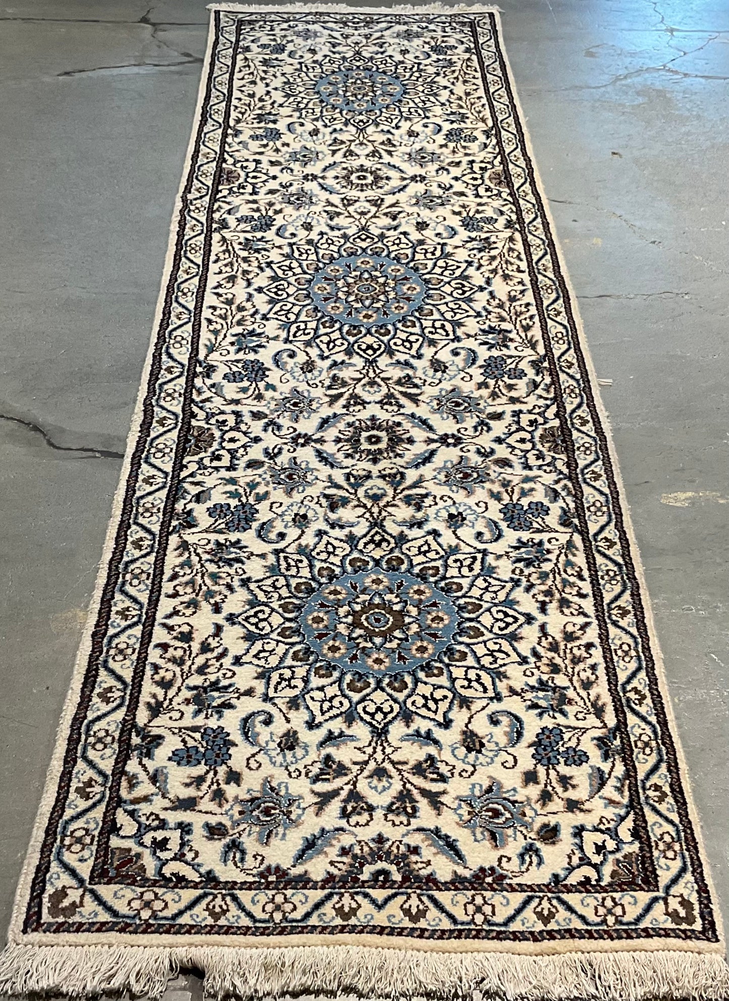 2611-H2X10-WT-BLBN (Persian Nain)