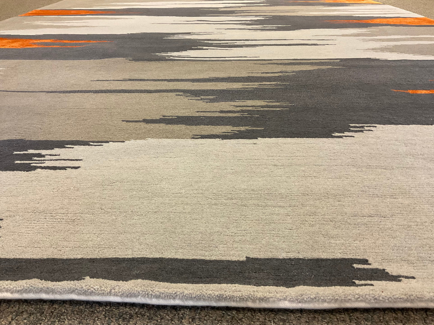 Stylish blend of grey and orange tones rug | NU-5097