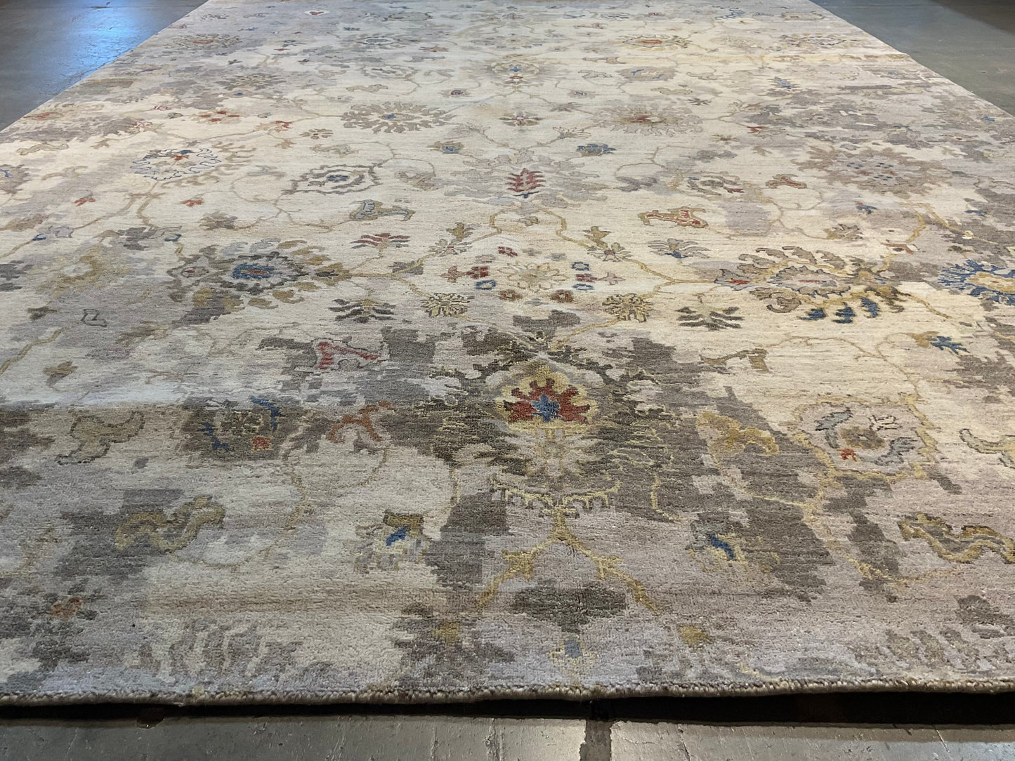 Borderless area rug light Kashan design | NU-6907