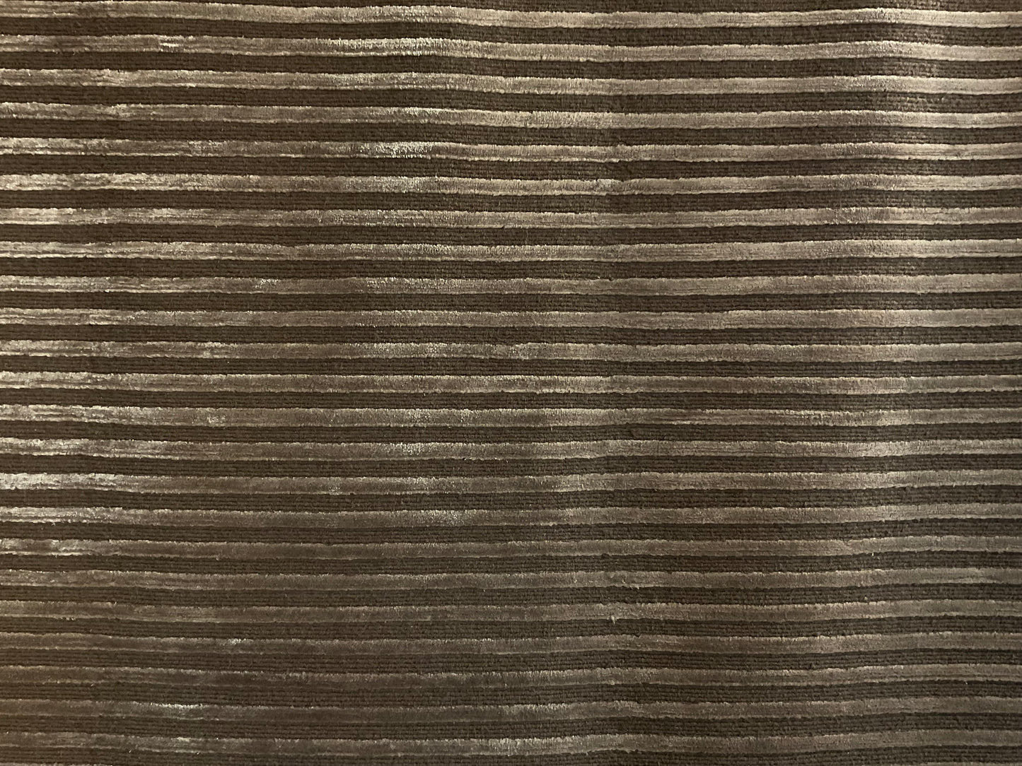 Elegant in its simplicity rug design | NU-326