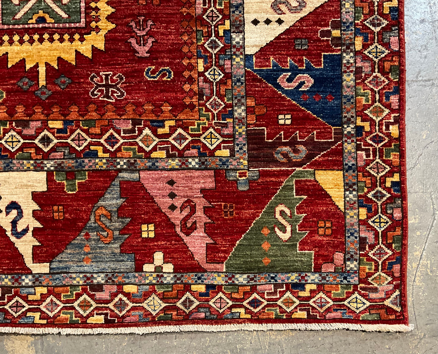 A true work of art, this 17-medallion rug | NU-7355