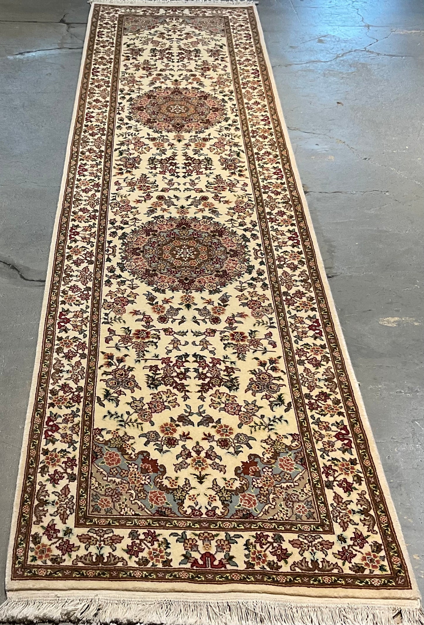 2610-H2X10-WT-GNBNRDPKBL (Kashan)