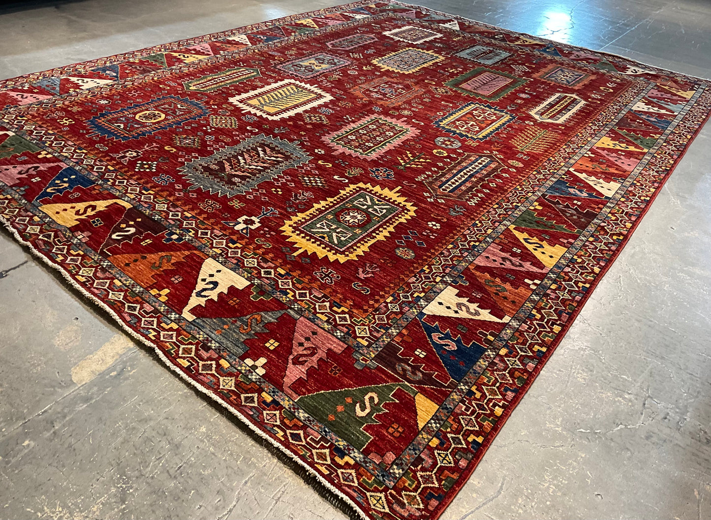 A true work of art, this 17-medallion rug | NU-7355