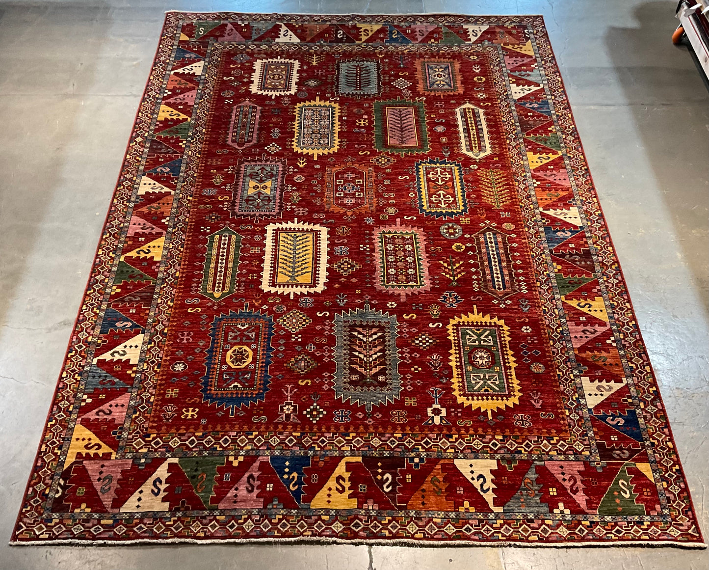 A true work of art, this 17-medallion rug | NU-7355