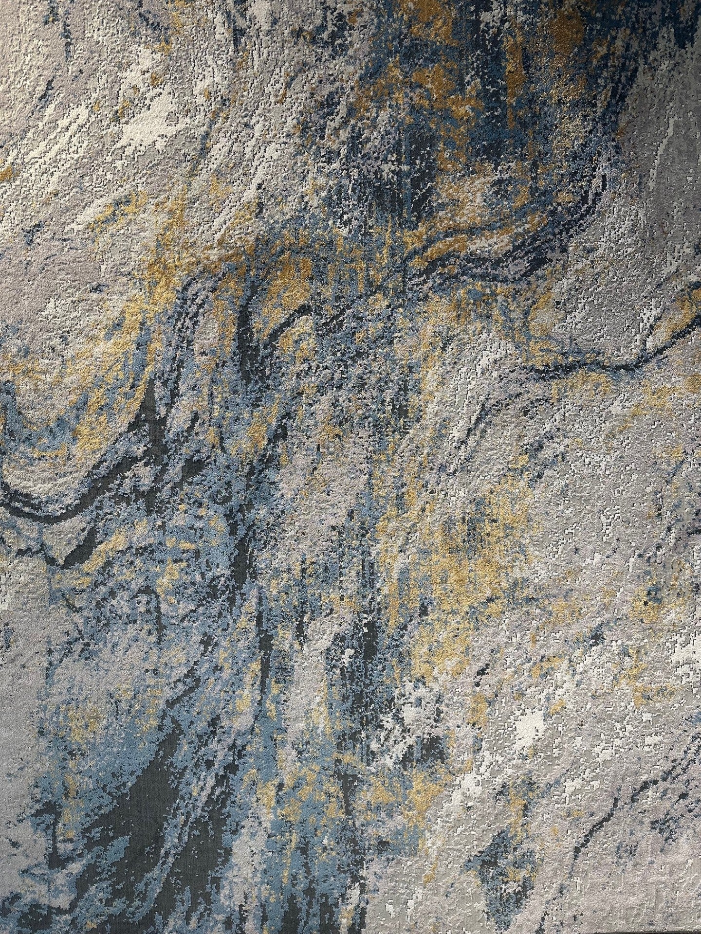 Super modern rug showcases an abstract, contemporary pattern | NU-3835