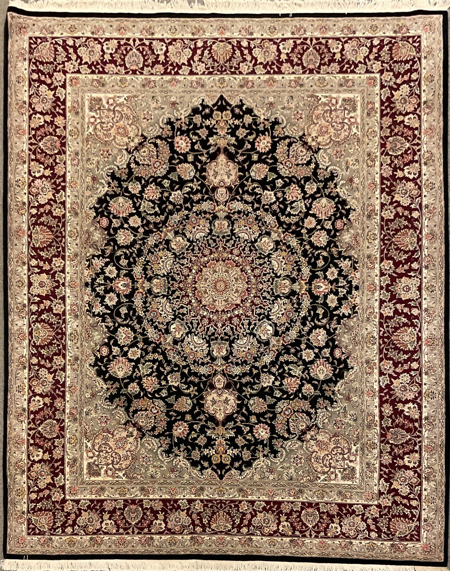 Floral Tabriz Persian design rug woven in wool and silk | 1333