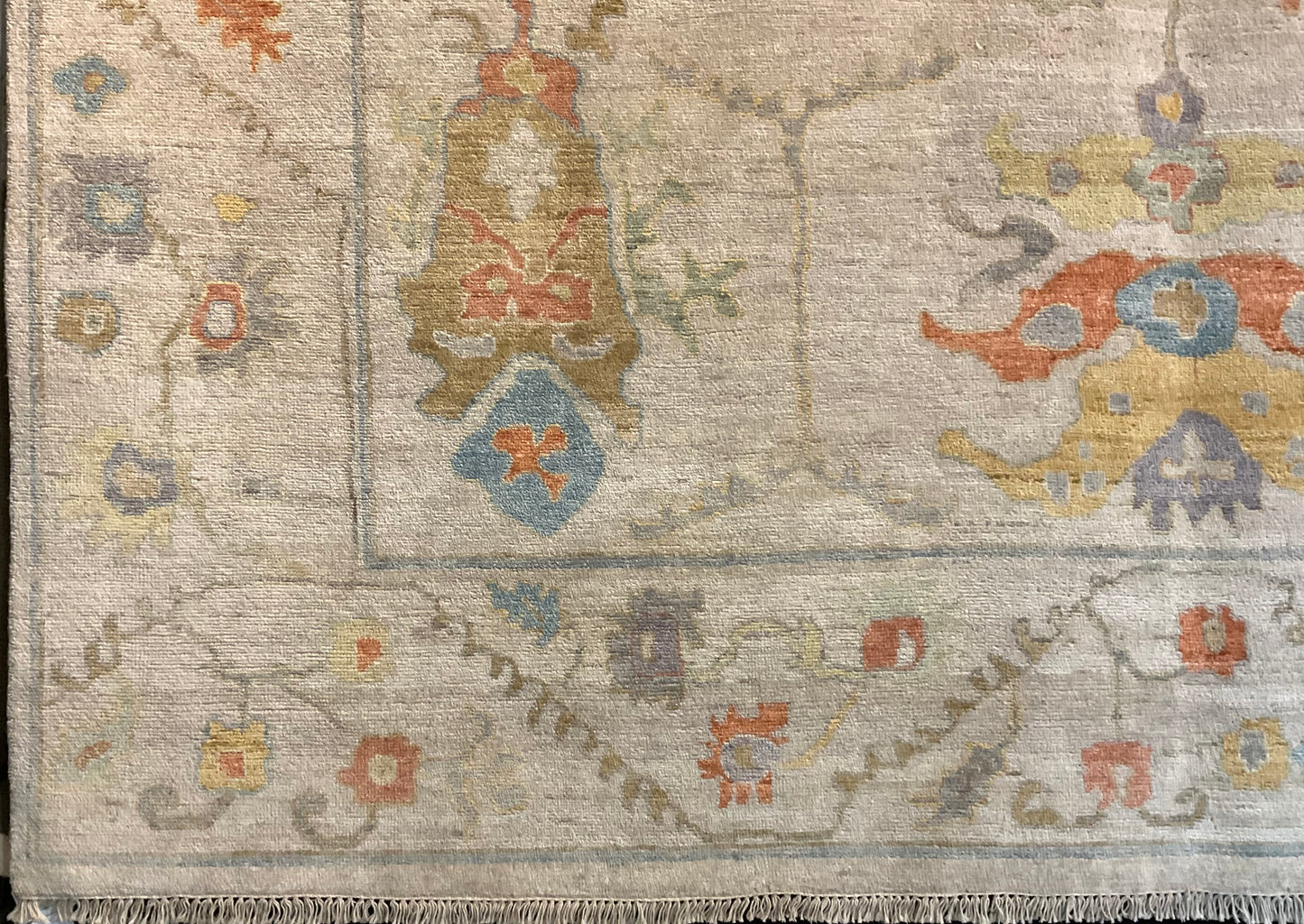 Kashan rug design with charm of Turkish Oushak rug pattern | NU-5873