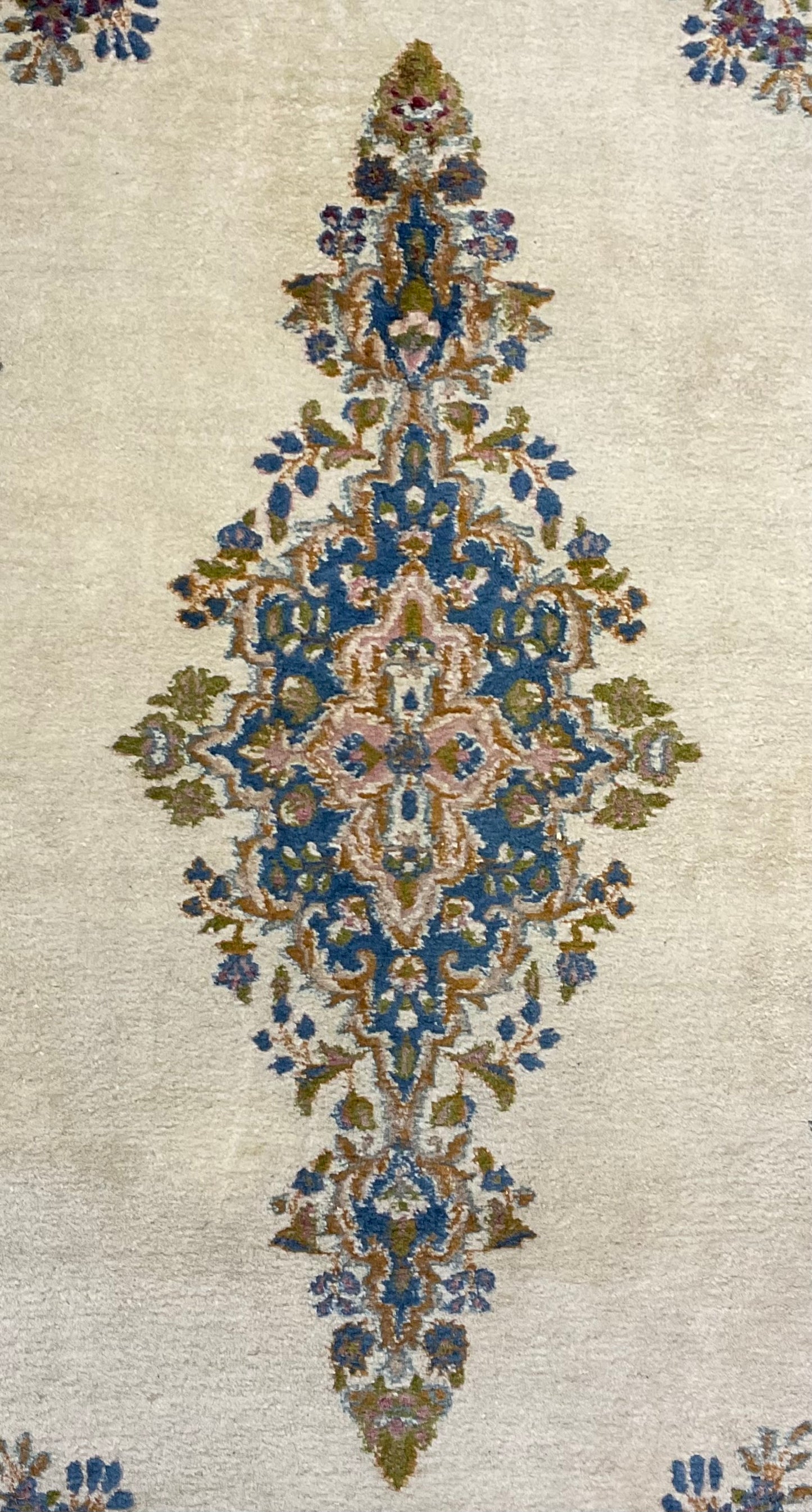 NU-5720 (Antique Persian Kerman)