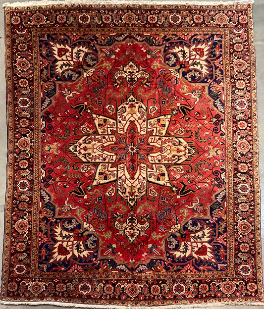 Heriz rug balances tribal strength with refined elegance | NU-2186