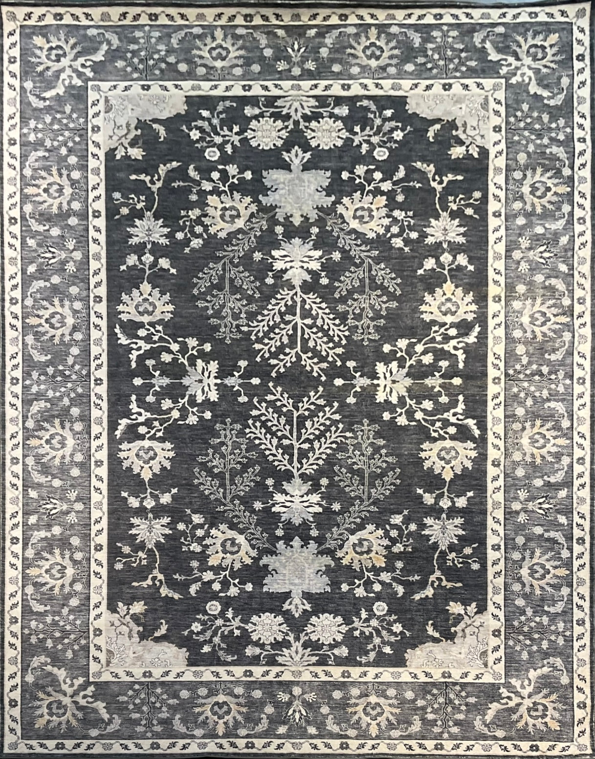 Luxurious area rug choice for living rooms or formal spaces | NU-8097