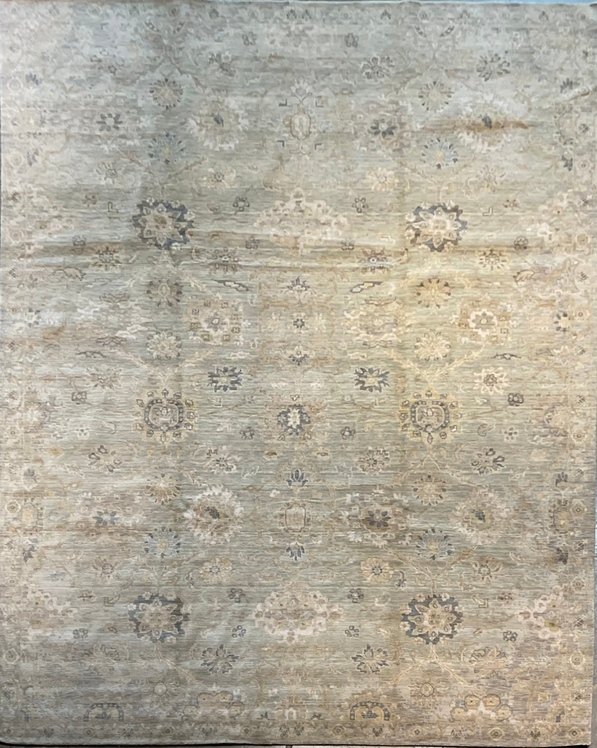 100% wool area rug , features a soft, understated palette | NU-8506