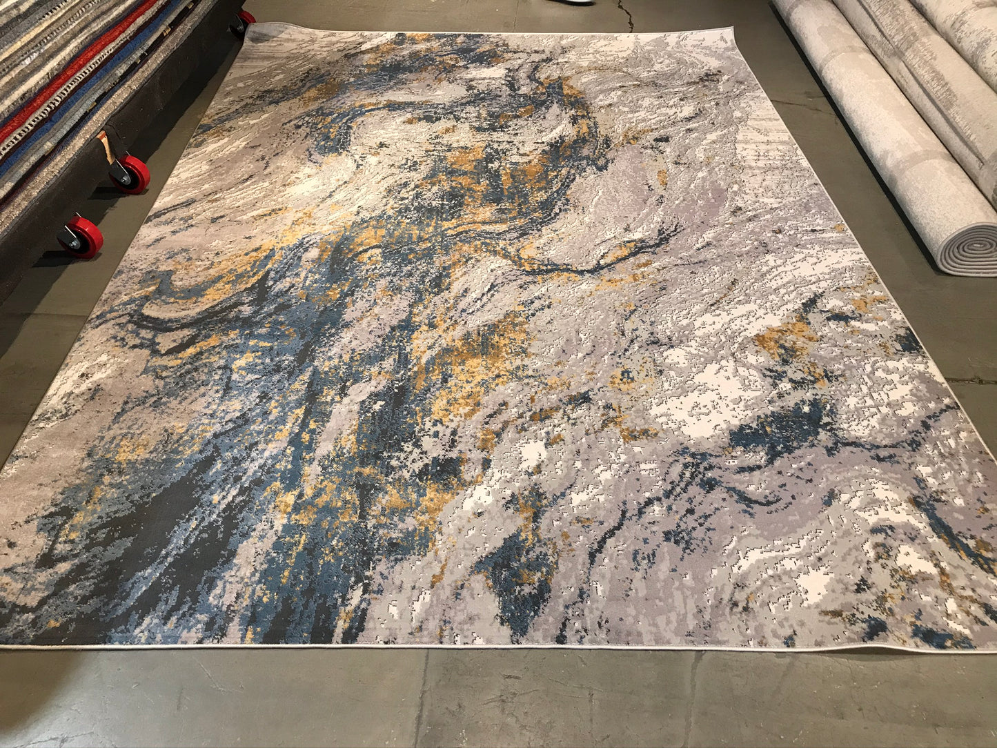 Super modern rug showcases an abstract, contemporary pattern | NU-3835