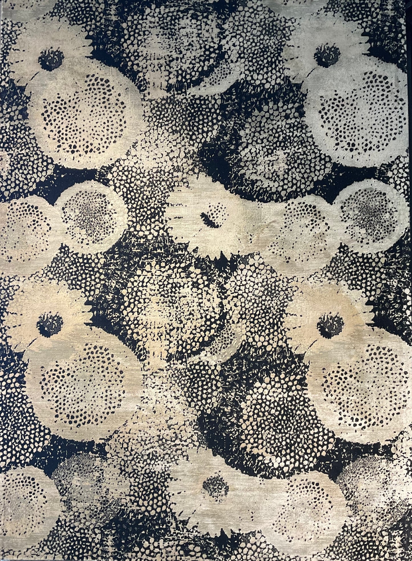 Transitional machine-made area rug in black, grey & off-white | NU-672
