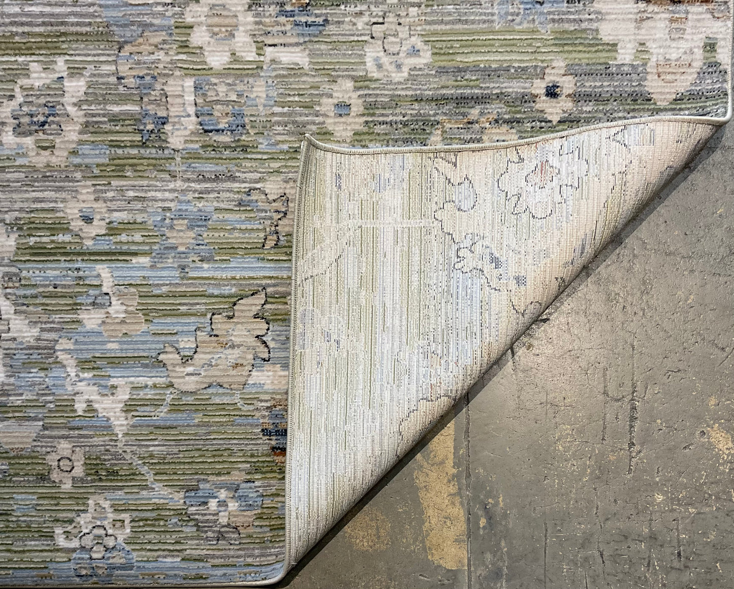 Handcrafted rug to highlight both detail and subtlety | NU-7854