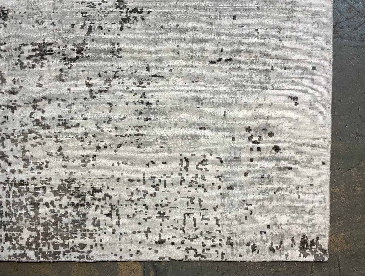 Contemporary rug, crafted entirely from bamboo silk | NU-7950