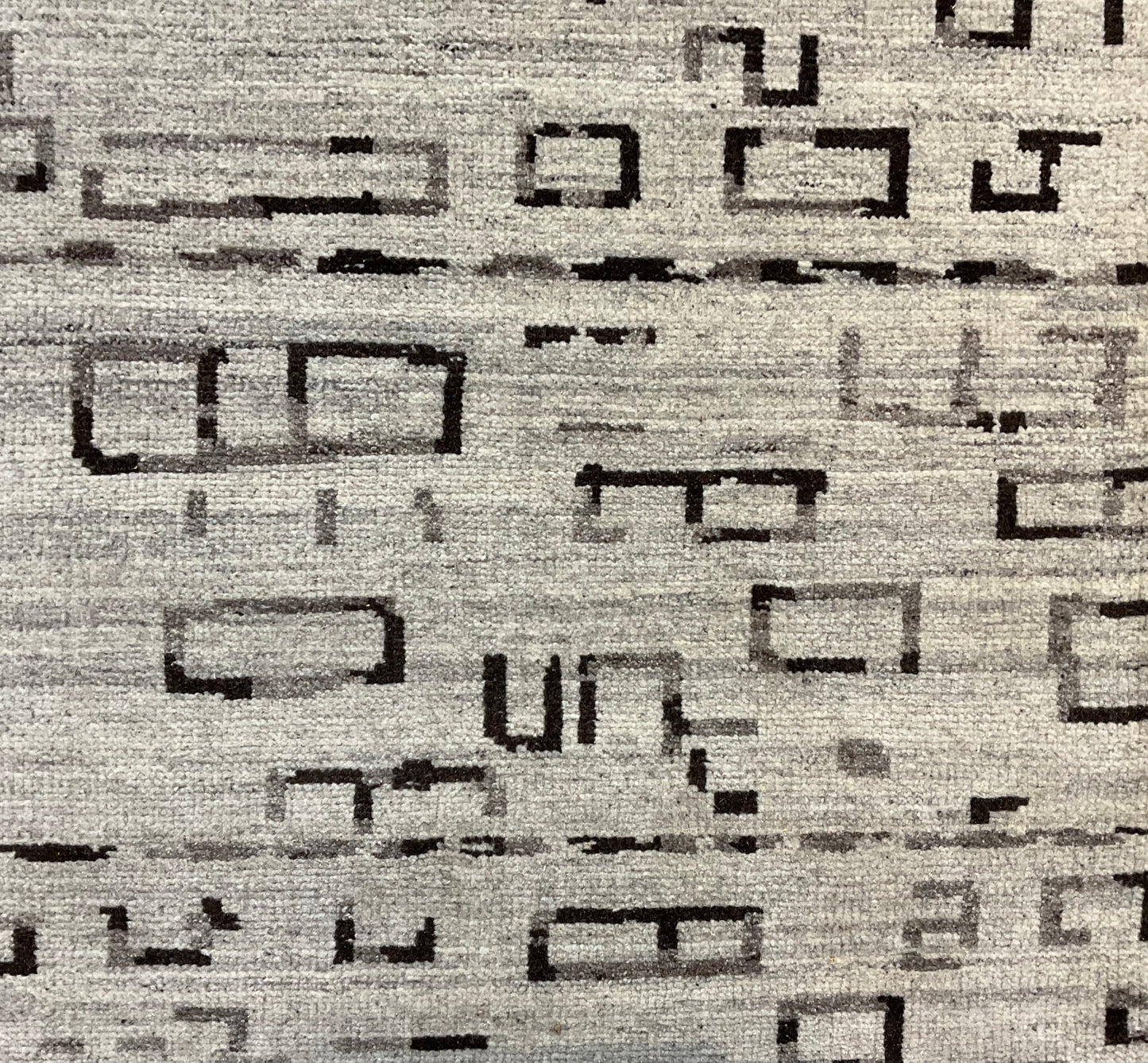 Tone-on-tone palette area rug | NU-7953