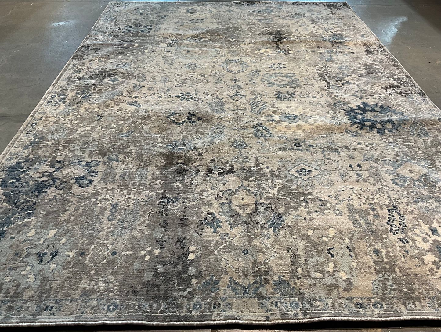 Borderless transitional machine-made area rug | NU-8099