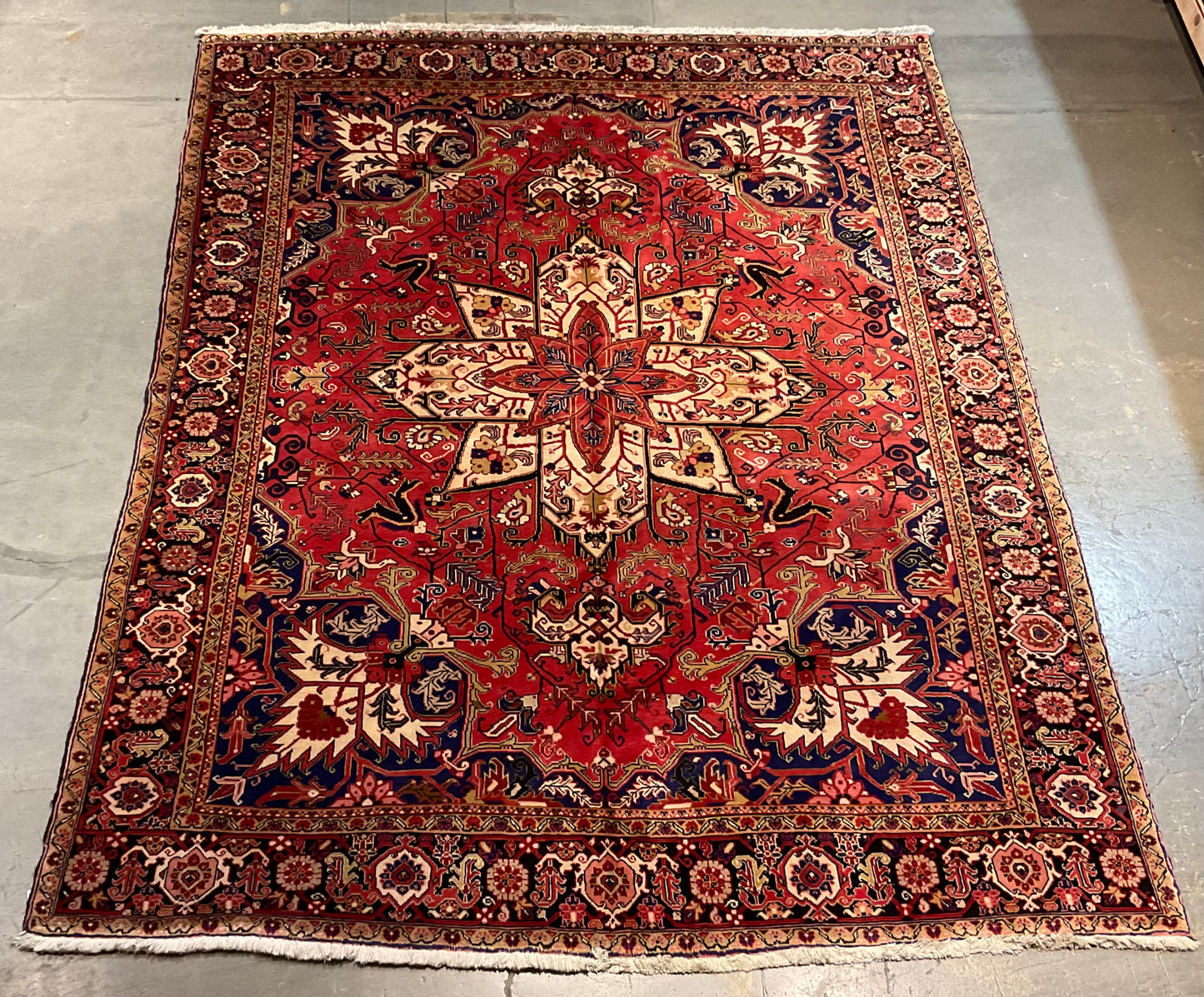 Heriz rug balances tribal strength with refined elegance | NU-2186