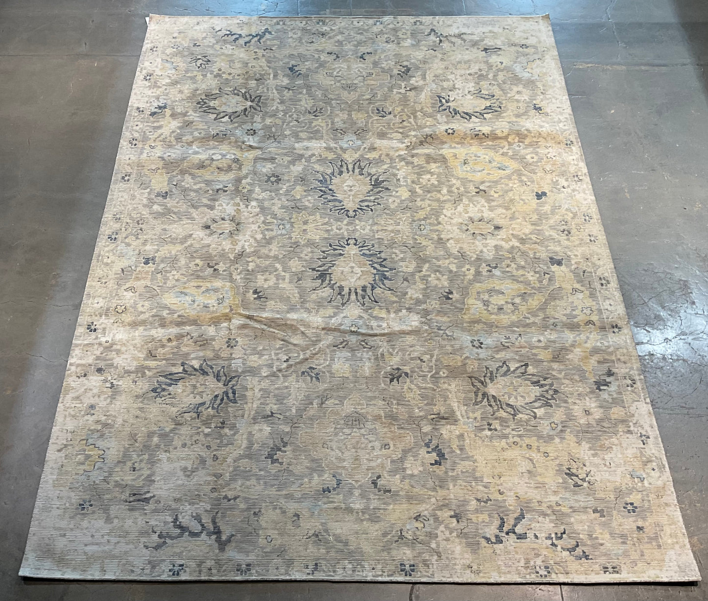 100% wool area rug , features a soft, understated palette | NU-8095