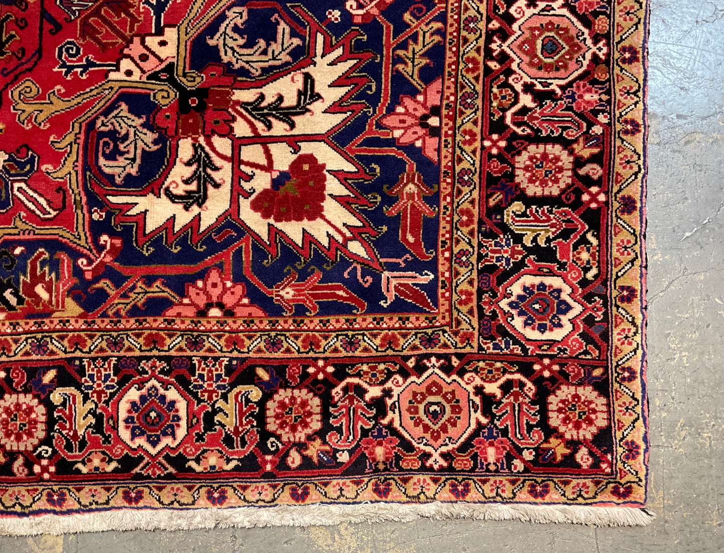 Heriz rug balances tribal strength with refined elegance | NU-2186