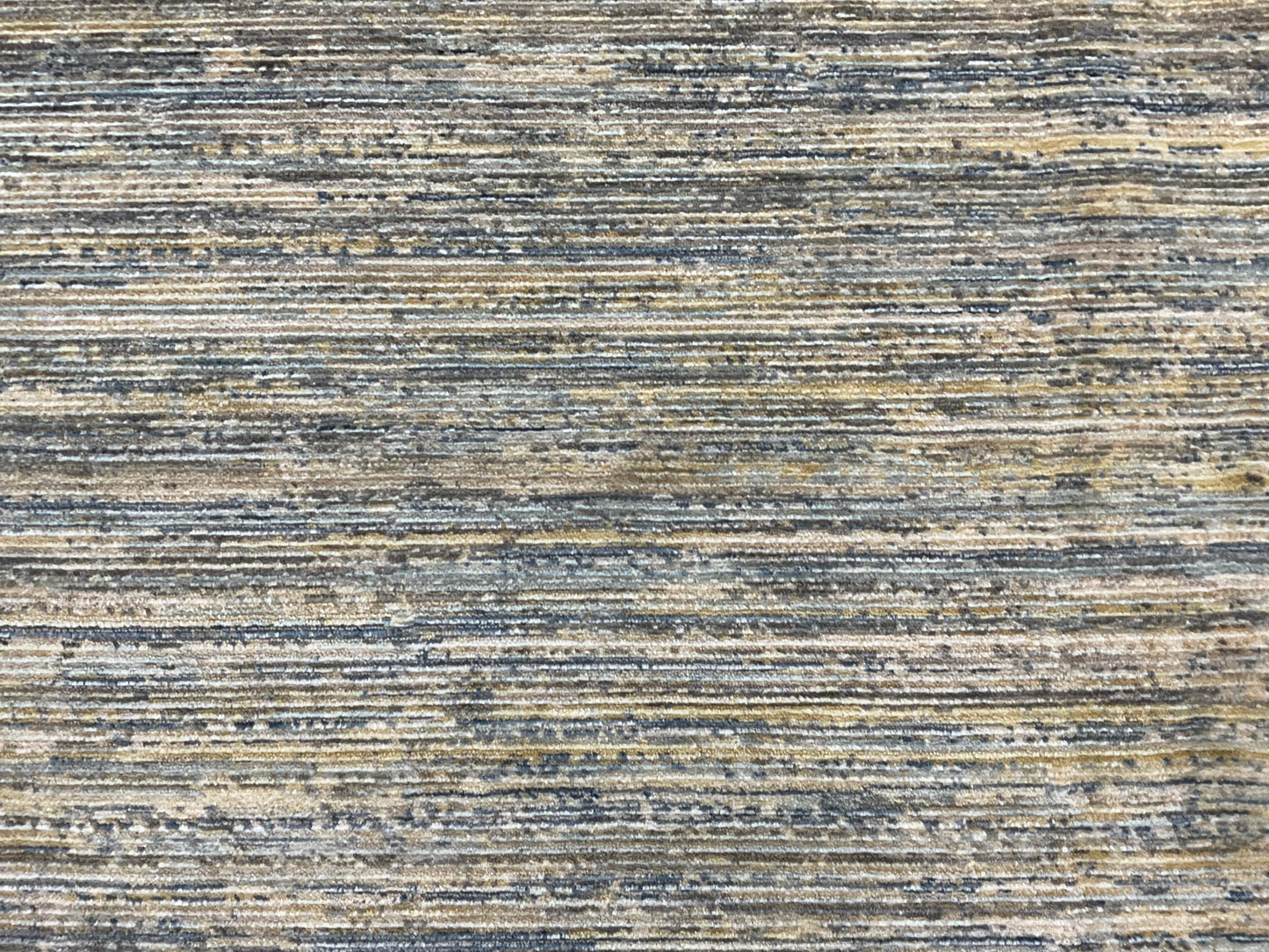 Crafted area rug from 100% natural wool | NU-8090