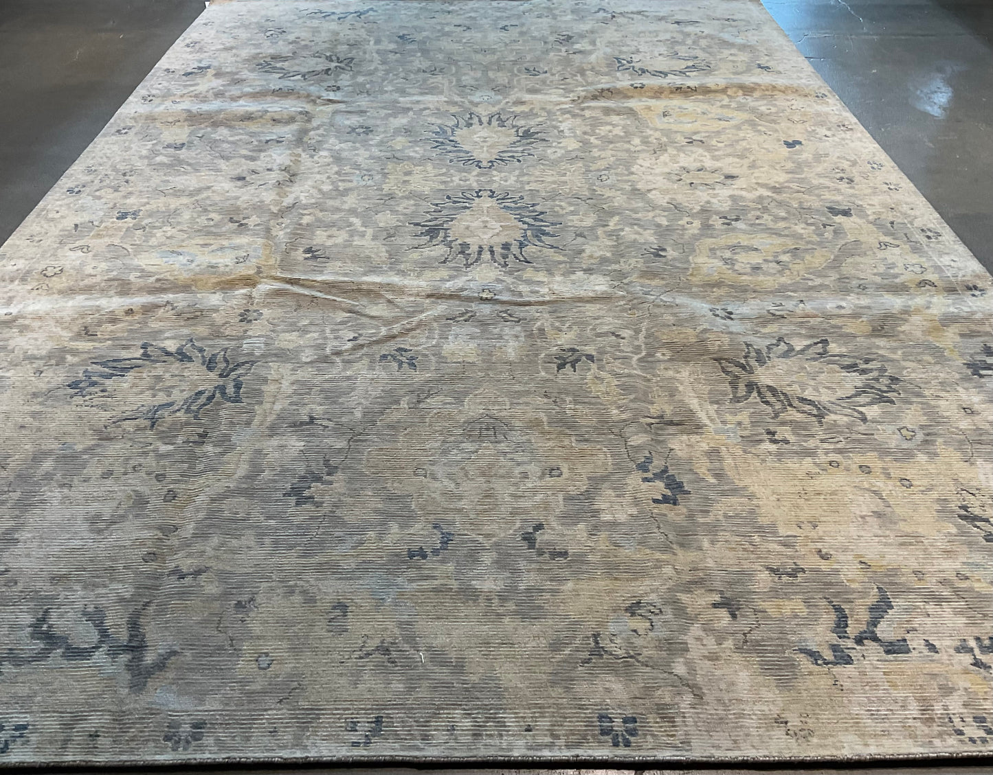 100% wool area rug , features a soft, understated palette | NU-8095
