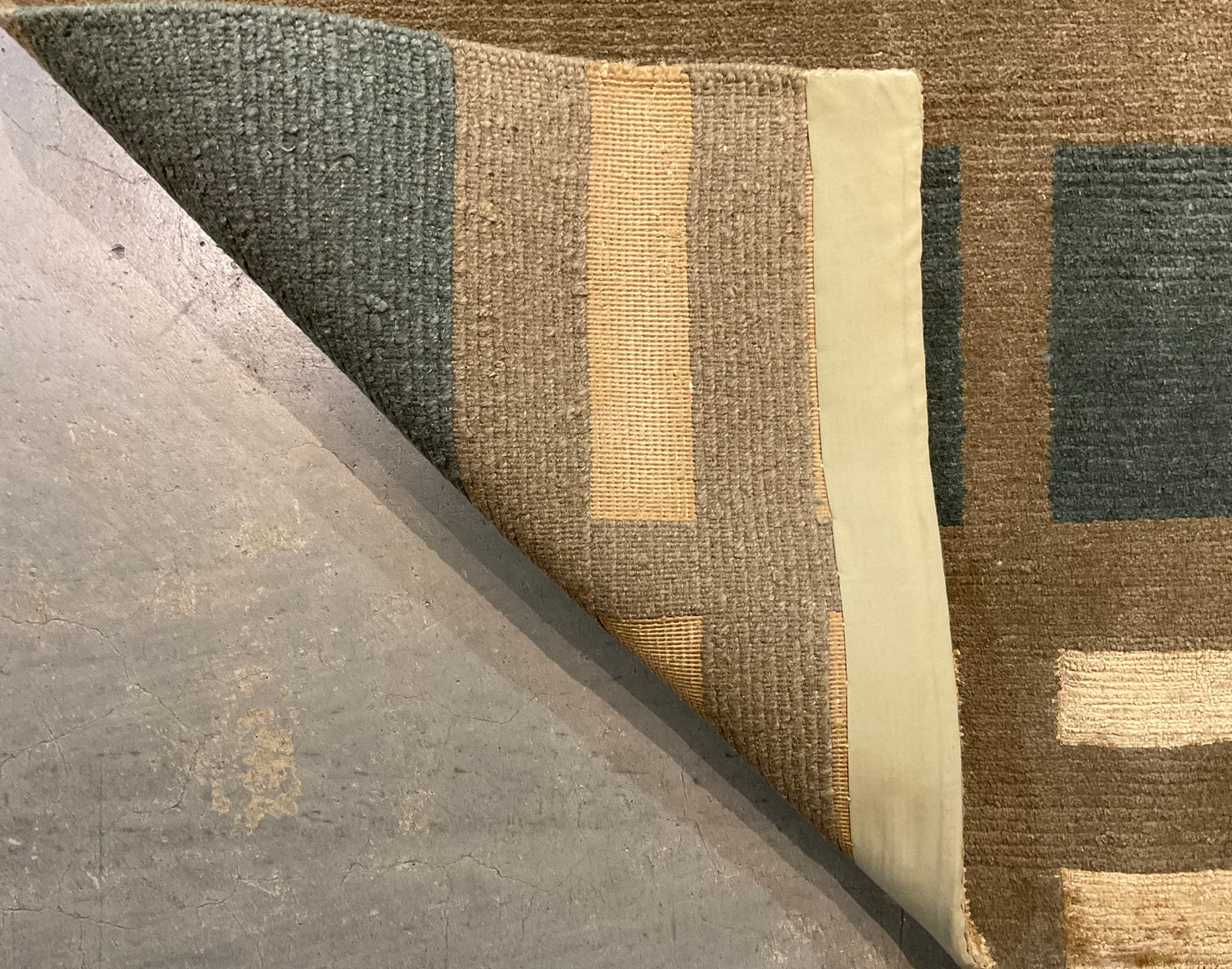NU-2868 (8'x10' Wool & Silk)