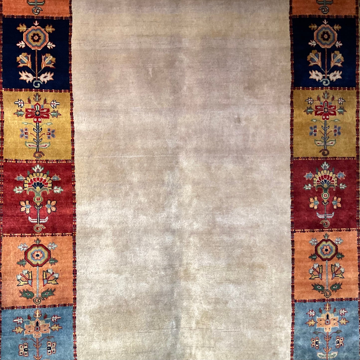 Finest wool rug, offering an incredibly soft feel underfoot | NU-2569