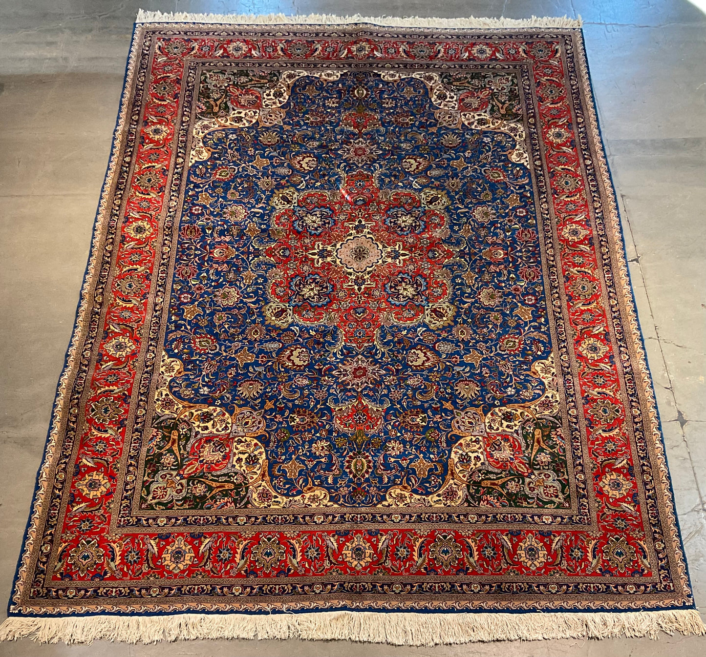 Tabriz rug is an example of classical Persian craftsmanship | NU-2177