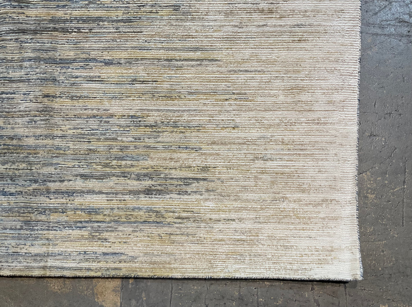 Crafted area rug from 100% natural wool | NU-8090