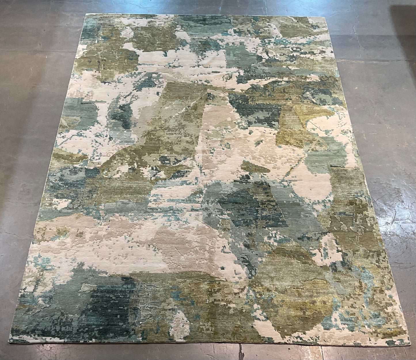 Area Rug with a bold, monochromatic design, rich green tones | NU-7956