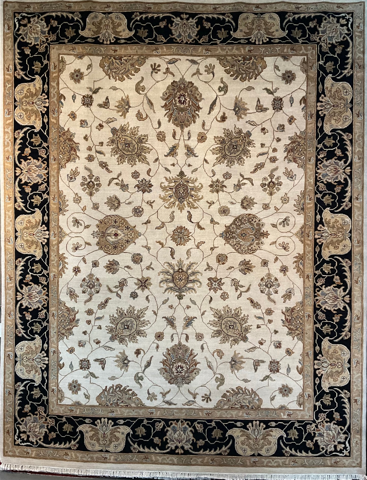 Ideal rug for eclectic, transitional, or classic interiors | NU-501