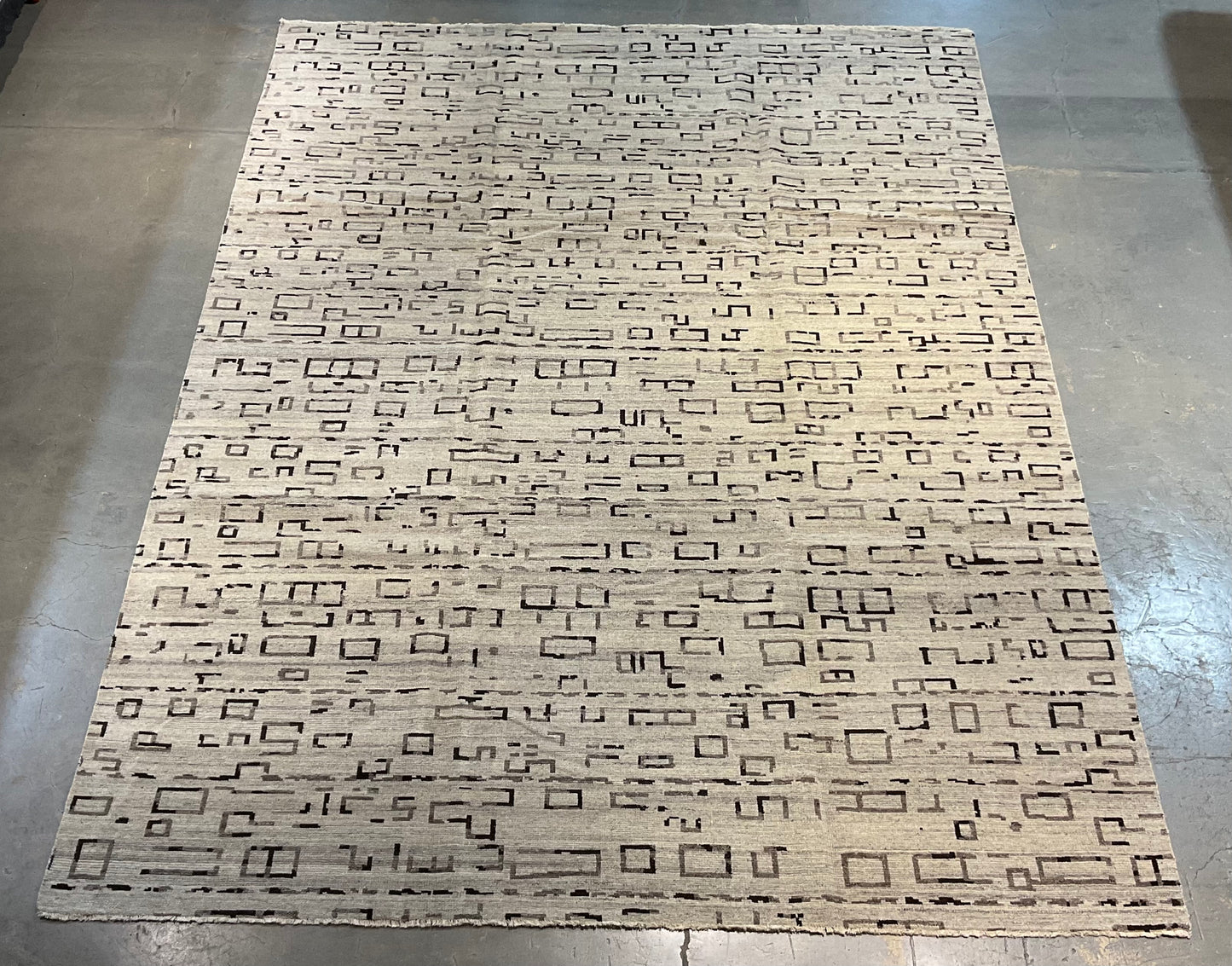 Tone-on-tone palette area rug | NU-7953