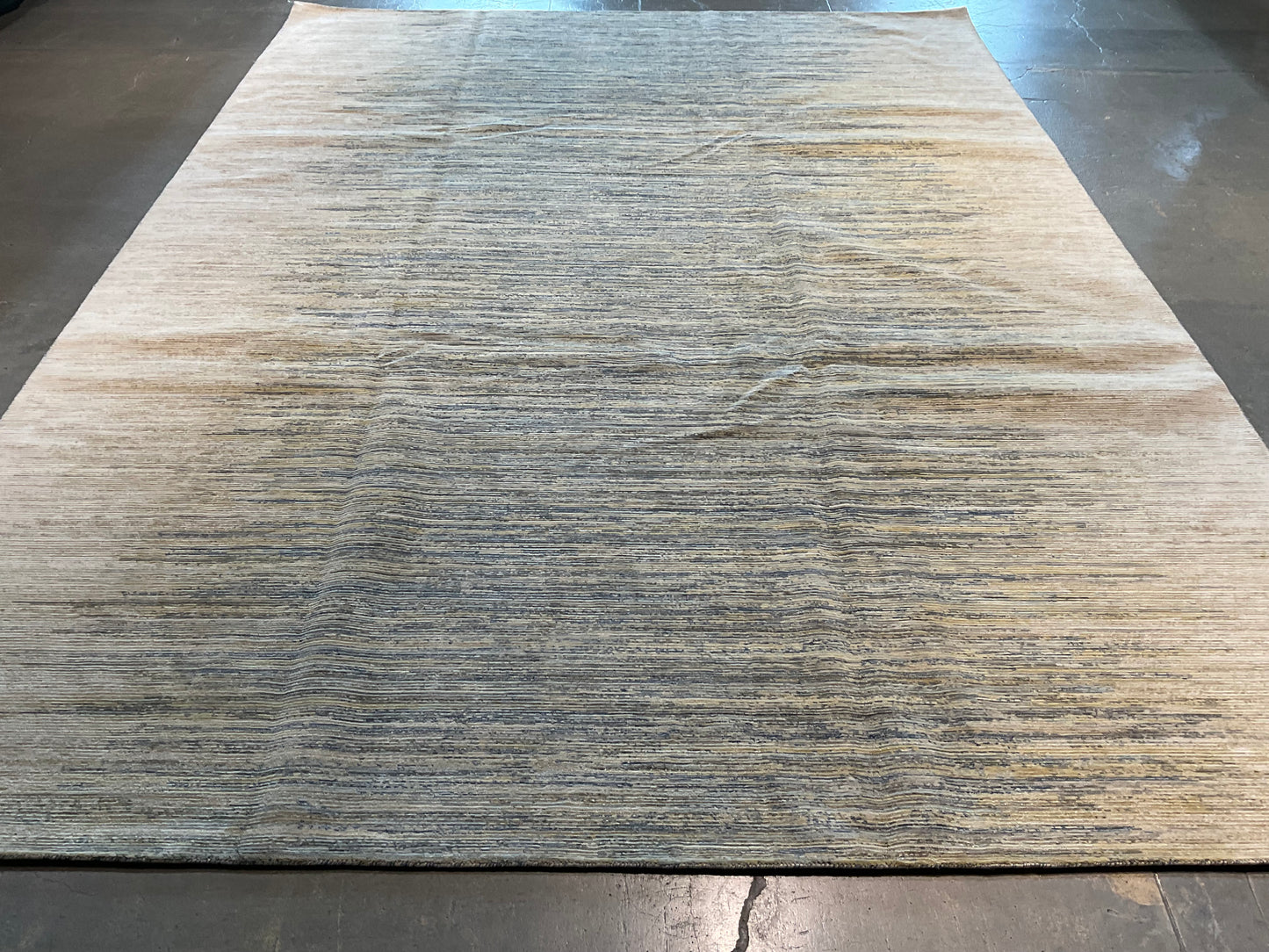 Crafted area rug from 100% natural wool | NU-8090
