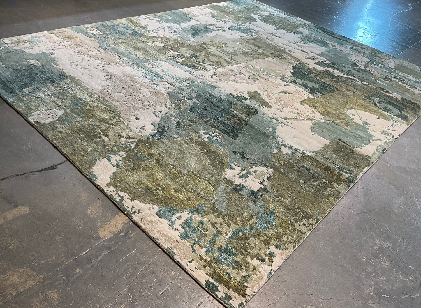 Area Rug with a bold, monochromatic design, rich green tones | NU-7956