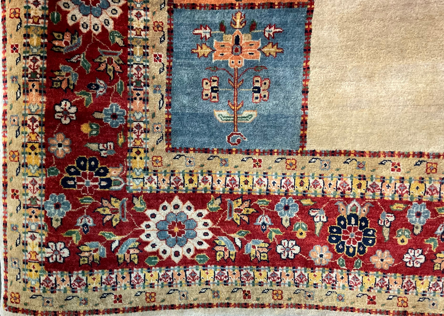 Finest wool rug, offering an incredibly soft feel underfoot | NU-2569
