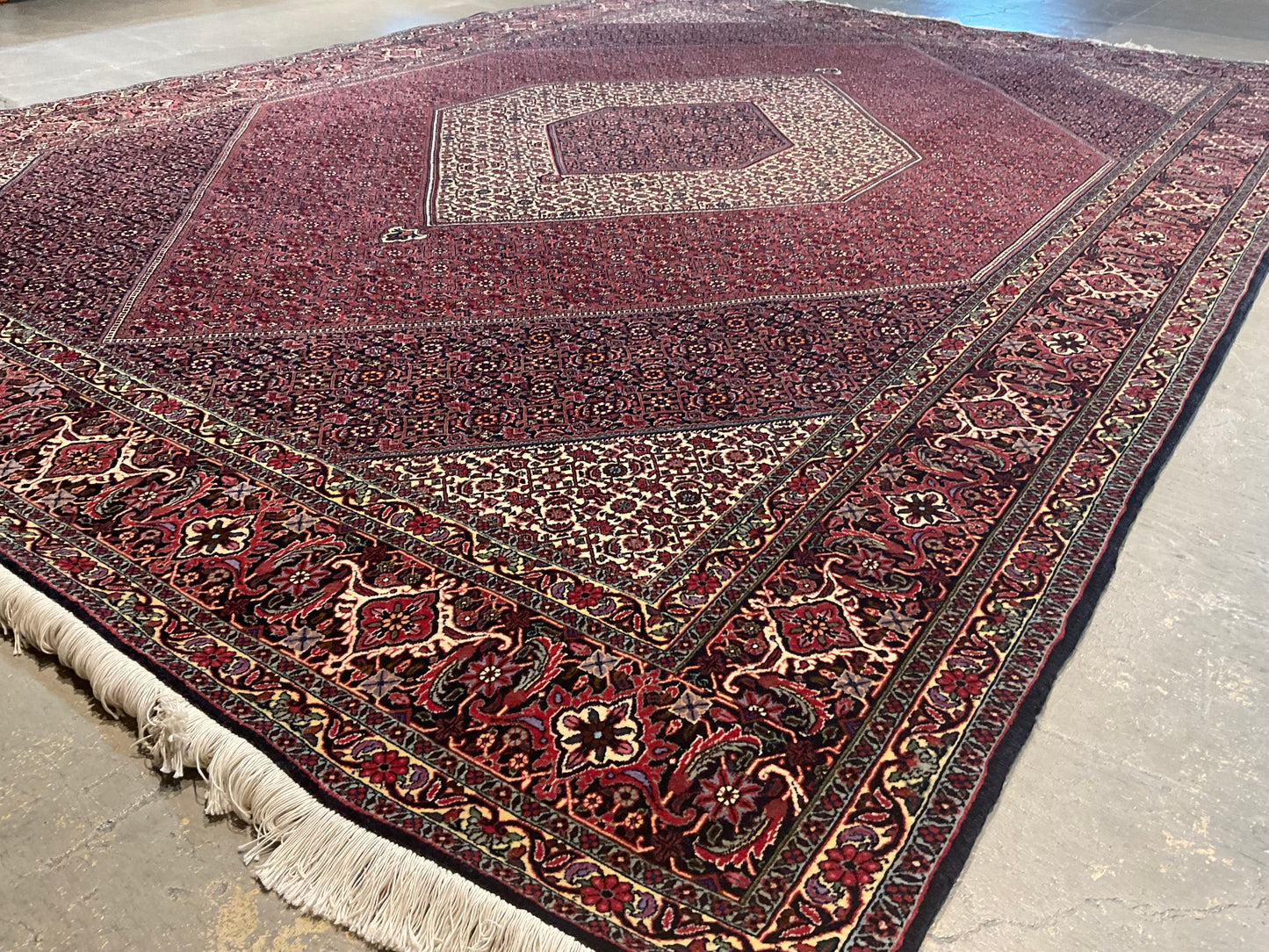 Fine Bidjar rug, handwoven in Iran | NU-4973