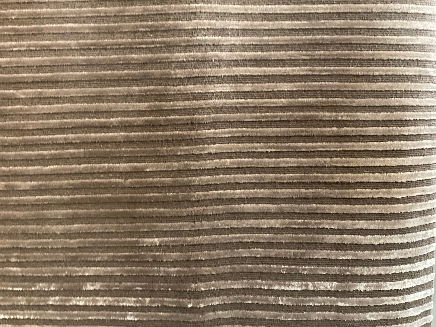 Elegant in its simplicity rug design | NU-326