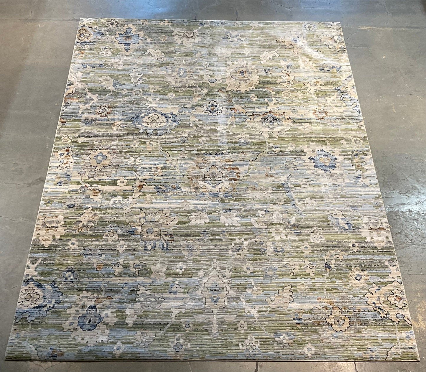 Handcrafted rug to highlight both detail and subtlety | NU-7854