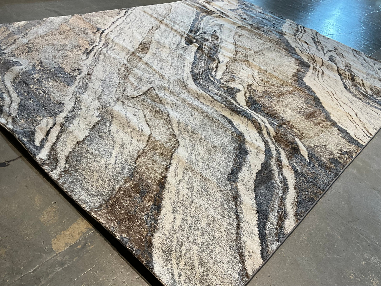 This desert sand pattern rug brings a warm, organic feel | NU-8091