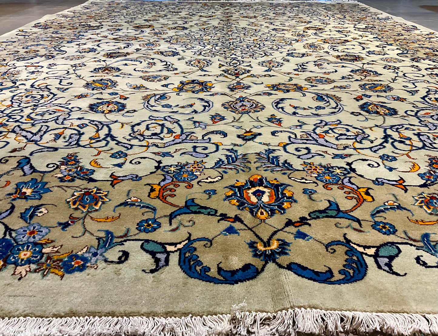 NU-2199 (Antique Persian Kushan)