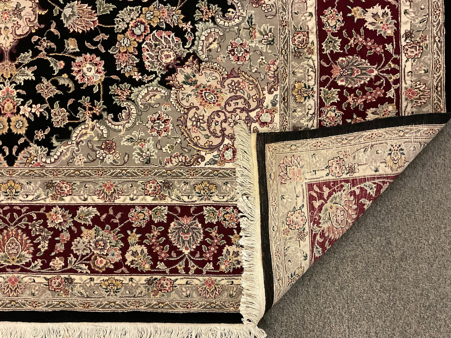 Floral Tabriz Persian design rug woven in wool and silk | 1333