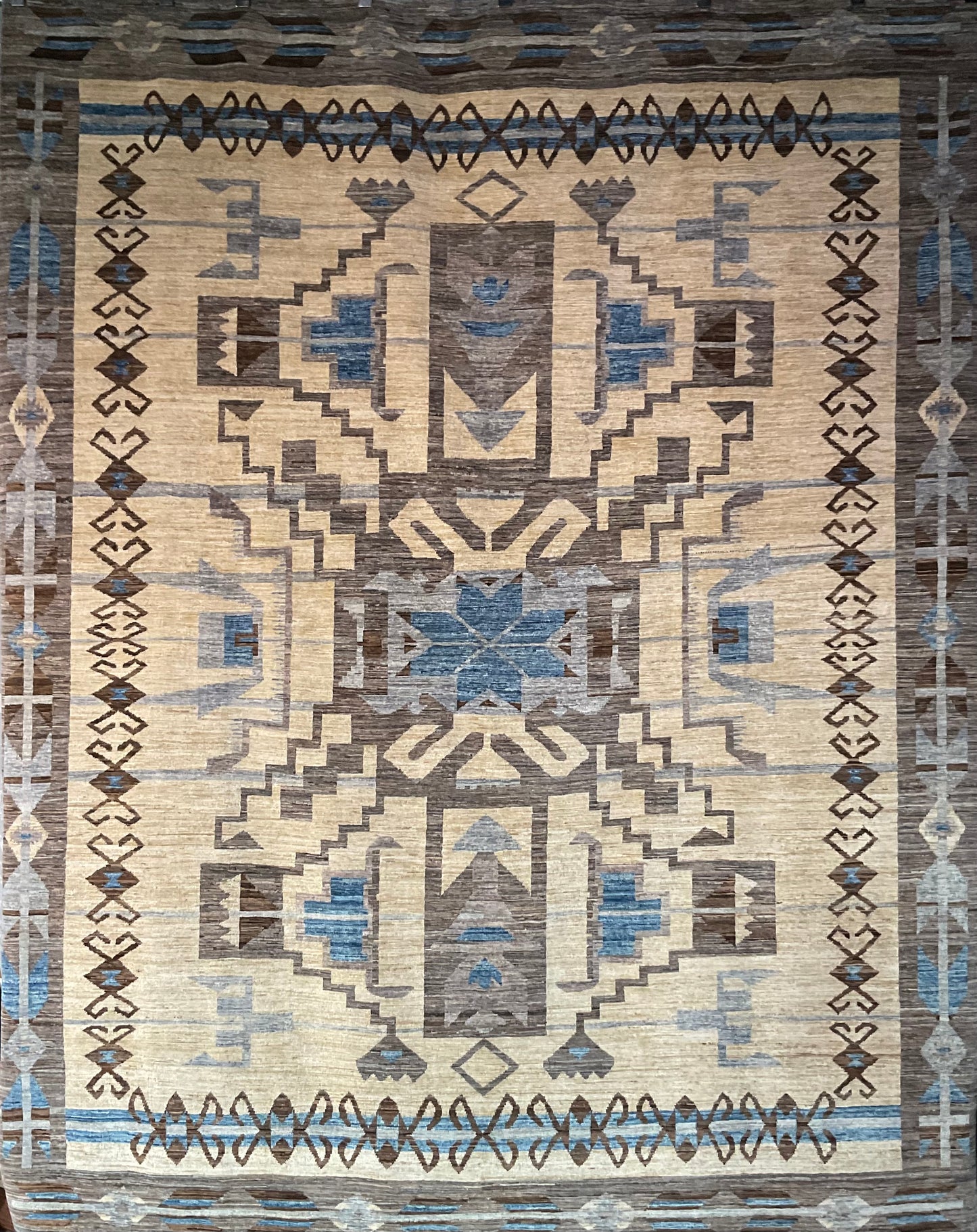 Elegance of Serapi design with a Navajo rug-inspired aesthetic | 1063